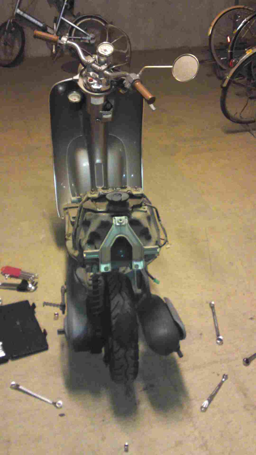 大学生の時に姉のヤマハ ビーノ50の整備（多分）